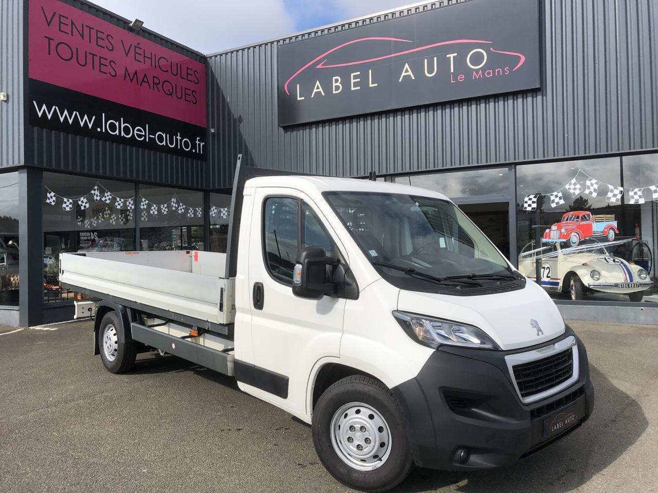 Peugeot Boxer PLATEAU 4M20 L4 2.2 BLUEHDI 140 S&S PREMIUM - Furgone con cassone fisso: foto 4 Peugeot Boxer PLATEAU 4M20 L4 2.2 BLUEHDI 140 S&S PREMIUM - Furgone con cassone fisso: foto 4