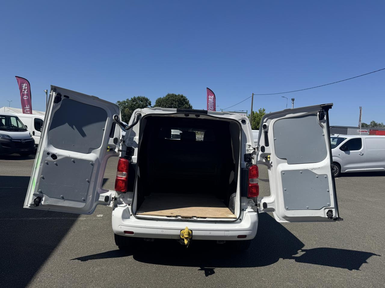 Peugeot Expert Standard 2.0 BlueHDI 150 S&S CABINE APPROFONDIE 6 PLACES - Furgone doppia cabina: foto 2 Peugeot Expert Standard 2.0 BlueHDI 150 S&S CABINE APPROFONDIE 6 PLACES - Furgone doppia cabina: foto 2