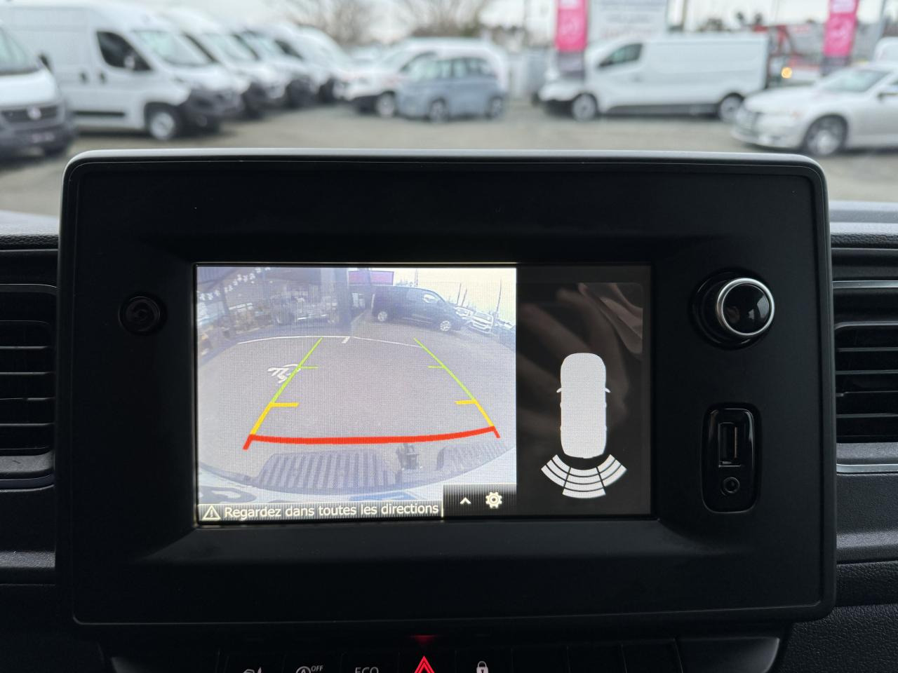 Furgone chiuso RENAULT Master Confort R3500RJ L3H2 2.3DCI 165CH CABINE APPROFONDIE 6 PLACES: foto 12 Furgone chiuso RENAULT Master Confort R3500RJ L3H2 2.3DCI 165CH CABINE APPROFONDIE 6 PLACES: foto 12