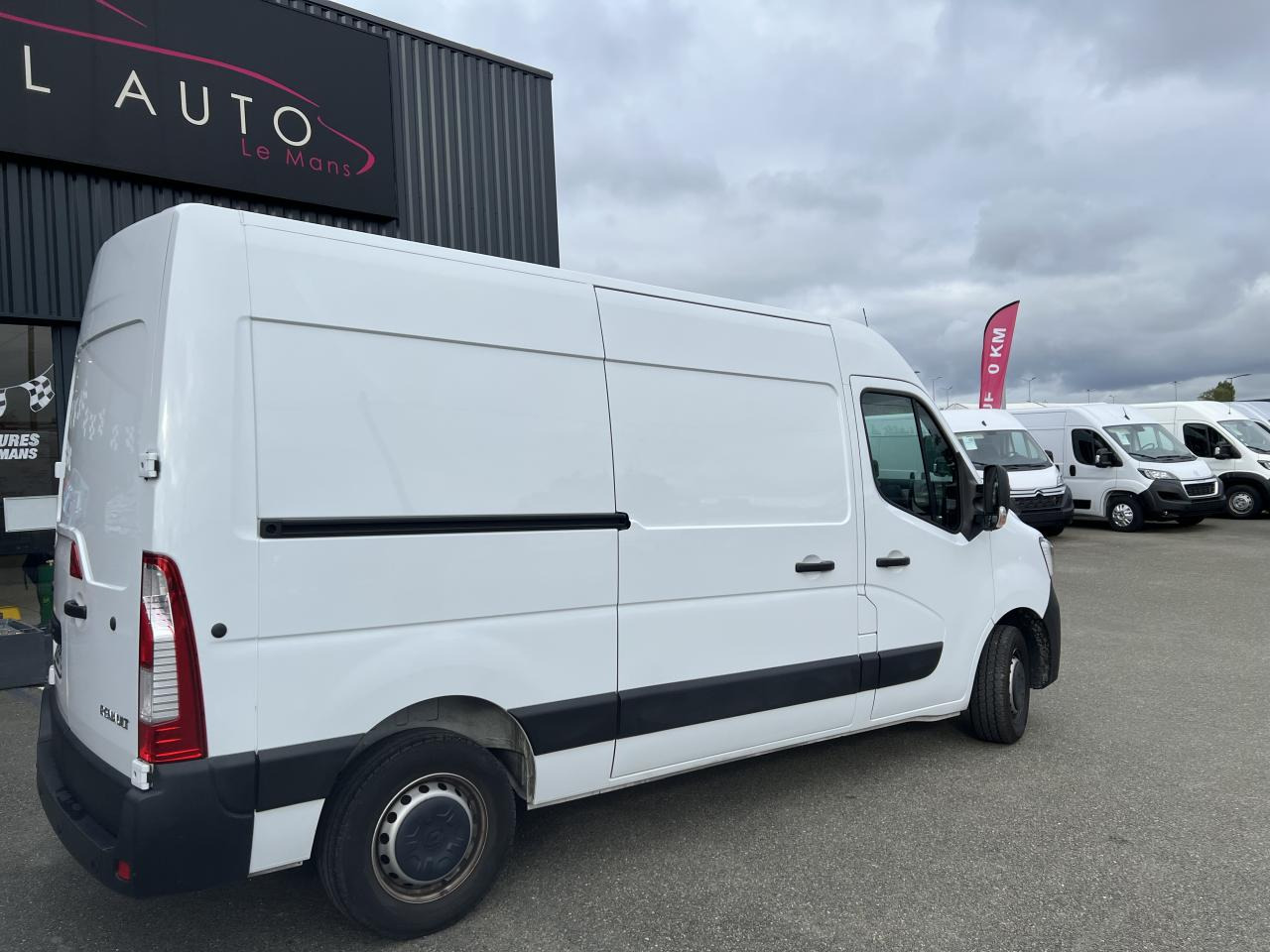 RENAULT Master Grand Confort F3300 L2H2 2.3 dCi - 135 III FOURGON Fourgon L2H2 Traction PHASE 3 - Furgone chiuso: foto 5 RENAULT Master Grand Confort F3300 L2H2 2.3 dCi - 135 III FOURGON Fourgon L2H2 Traction PHASE 3 - Furgone chiuso: foto 5