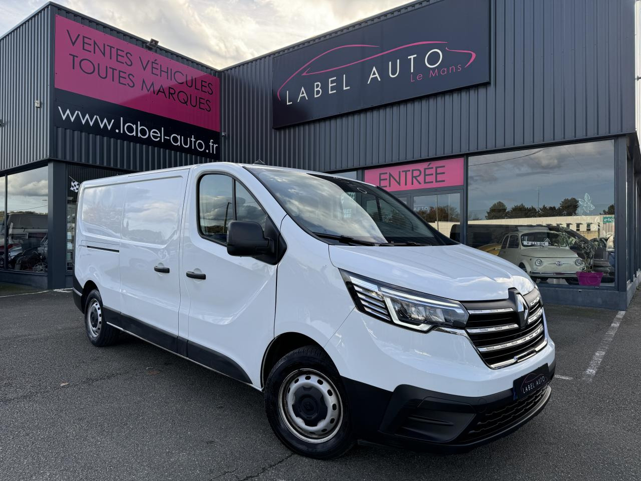 RENAULT Trafic L2H1 3000 Kg 2.0 Blue dCi - 130 III FOURGON Fourgon Grand Confort L2H1 PHASE 3 - Furgone chiuso: foto 1 RENAULT Trafic L2H1 3000 Kg 2.0 Blue dCi - 130 III FOURGON Fourgon Grand Confort L2H1 PHASE 3 - Furgone chiuso: foto 1