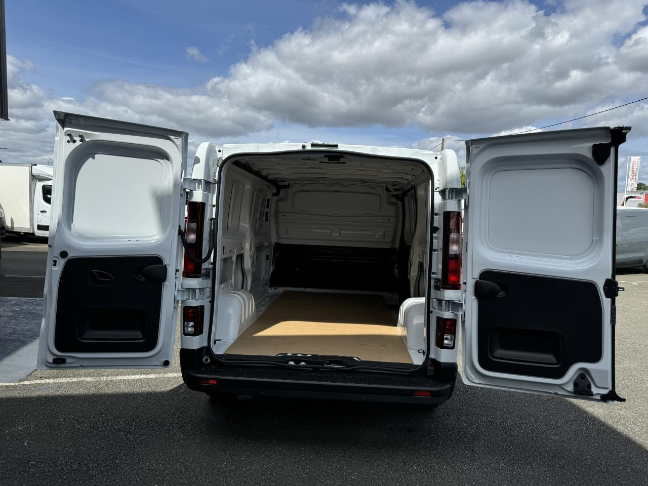 RENAULT Trafic L2H1 3000 Kg 2.0 Blue dCi - 170CH ADVANCE - Furgone chiuso: foto 3 RENAULT Trafic L2H1 3000 Kg 2.0 Blue dCi - 170CH ADVANCE - Furgone chiuso: foto 3