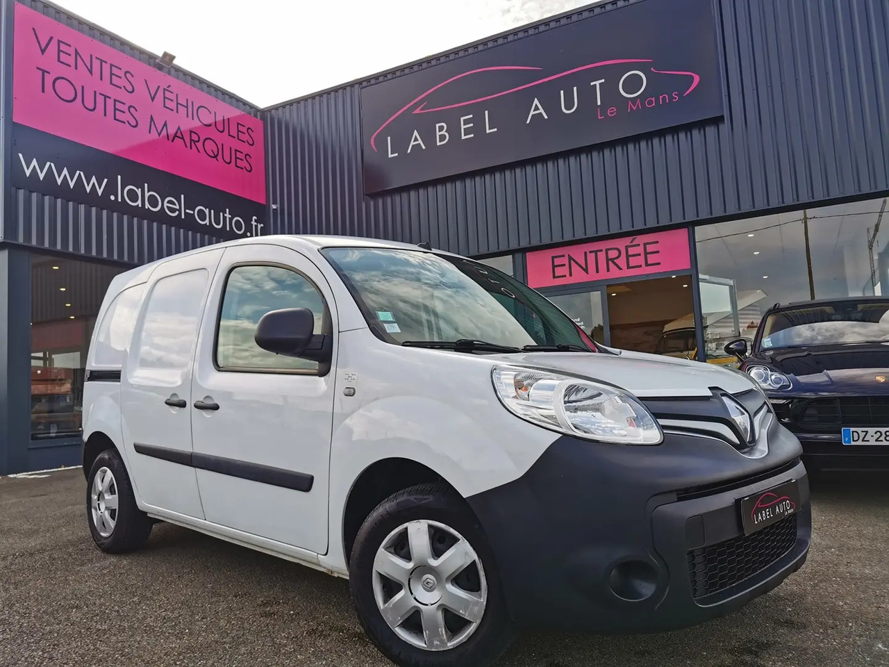 Renault Kangoo 1.5 BLUE DCI 80CH GRAND CONFORT 5CV - Furgone chiuso: foto 1 Renault Kangoo 1.5 BLUE DCI 80CH GRAND CONFORT 5CV - Furgone chiuso: foto 1