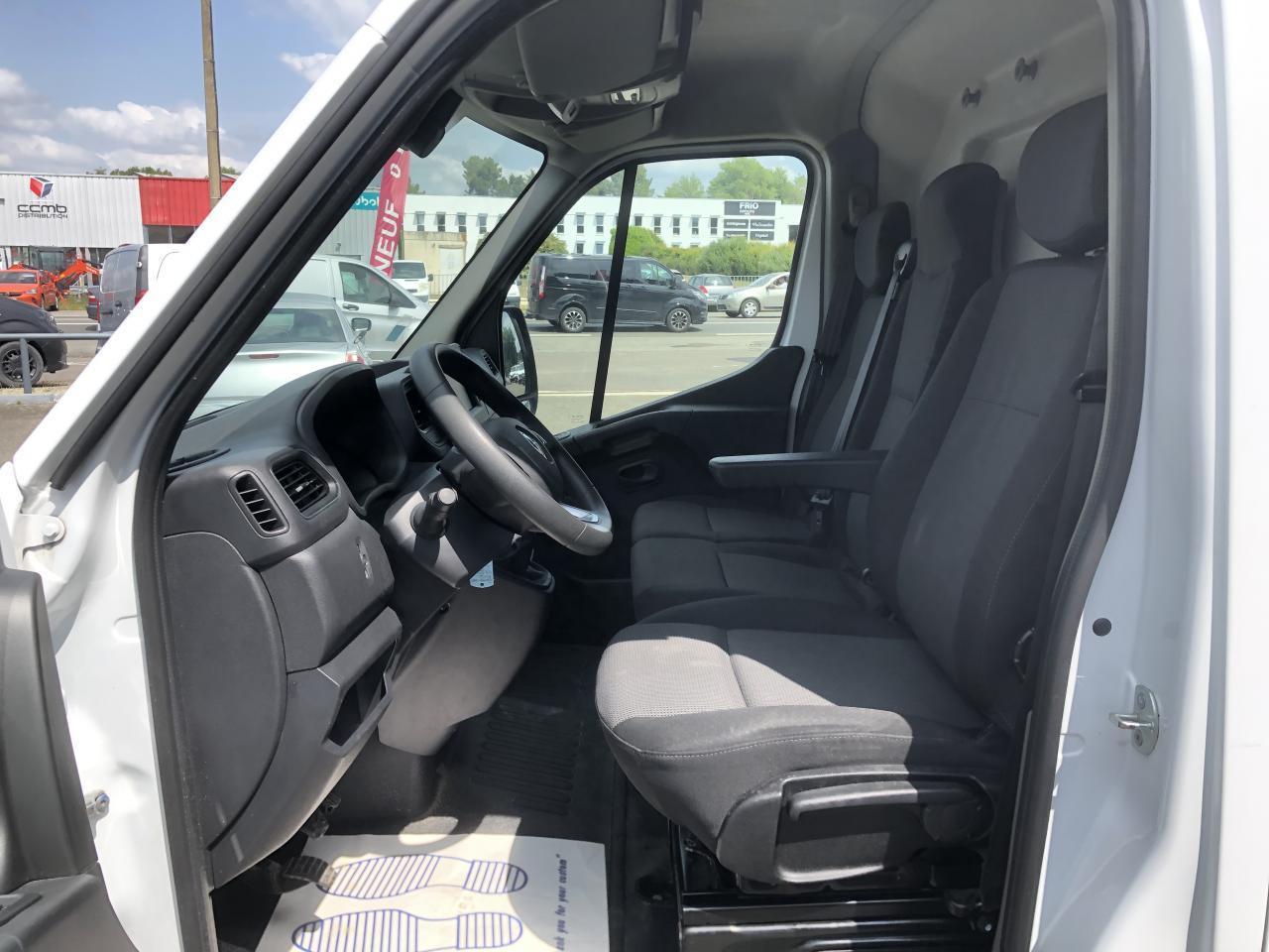 Renault Master F3300 L2H2 2.3 BLUE DCI 135CH GRAND CONFORT EURO6 - Furgone chiuso: foto 4 Renault Master F3300 L2H2 2.3 BLUE DCI 135CH GRAND CONFORT EURO6 - Furgone chiuso: foto 4