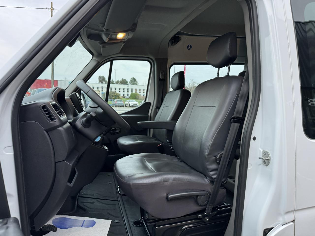 Renault Master F3500 L3H2 2.3 BLUE DCI 135CH CABINE APPROFONDIE 6 PLACES GRAND CONFORT - Furgone doppia cabina: foto 5 Renault Master F3500 L3H2 2.3 BLUE DCI 135CH CABINE APPROFONDIE 6 PLACES GRAND CONFORT - Furgone doppia cabina: foto 5