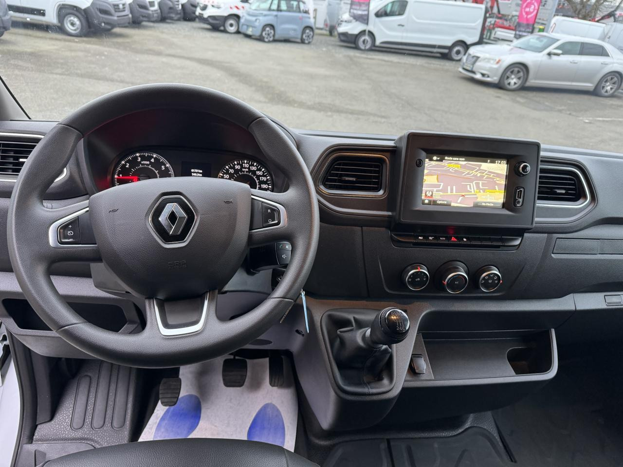 Renault Master F3500 L3H2 2.3 BLUE DCI 135CH CABINE APPROFONDIE 6 PLACES GRAND CONFORT - Furgone doppia cabina: foto 4 Renault Master F3500 L3H2 2.3 BLUE DCI 135CH CABINE APPROFONDIE 6 PLACES GRAND CONFORT - Furgone doppia cabina: foto 4