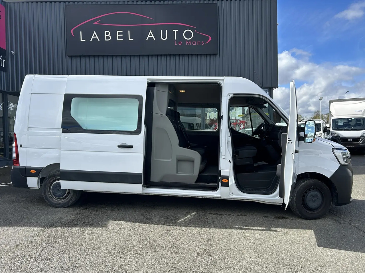 Renault Master F3500 L3H2 2.3 BLUE DCI 135CH CABINE APPROFONDIE GRAND CONFORT - Furgone doppia cabina: foto 1 Renault Master F3500 L3H2 2.3 BLUE DCI 135CH CABINE APPROFONDIE GRAND CONFORT - Furgone doppia cabina: foto 1