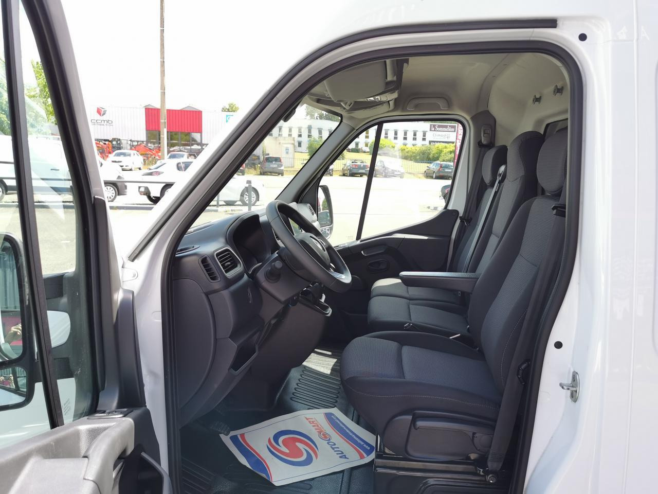 Renault Master Grand Confort F3500 L3H2 2.3 Energy dCi - 150 III FOURGON Fourgon L3H2 Traction PHASE 3 - Furgone chiuso: foto 5 Renault Master Grand Confort F3500 L3H2 2.3 Energy dCi - 150 III FOURGON Fourgon L3H2 Traction PHASE 3 - Furgone chiuso: foto 5