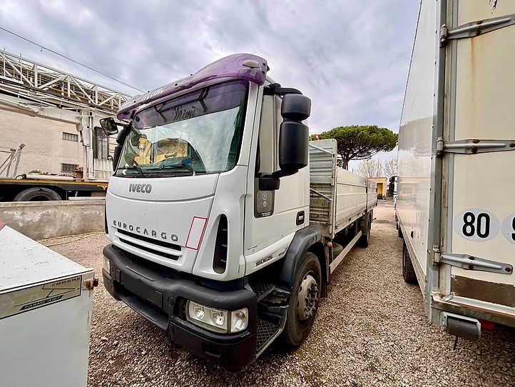 Iveco EUROCARGO 180E25 CASSONE FISSO - Autocarro con pianale/ Cassone fisso: foto 3 Iveco EUROCARGO 180E25 CASSONE FISSO - Autocarro con pianale/ Cassone fisso: foto 3