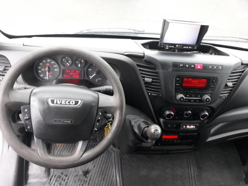 Iveco Daily 70C18 tribenne + coffre - Autocarro ribaltabile: foto 4 Iveco Daily 70C18 tribenne + coffre - Autocarro ribaltabile: foto 4