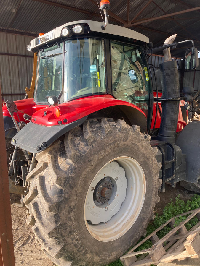 Massey Ferguson 7624 DYNA-6 EXCLUSIVE - Trattore: foto 3 Massey Ferguson 7624 DYNA-6 EXCLUSIVE - Trattore: foto 3