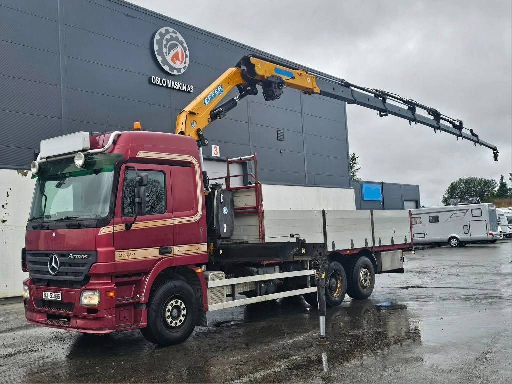 Mercedes-Benz Actros 2544 - Camion con gru: foto 1 Mercedes-Benz Actros 2544 - Camion con gru: foto 1