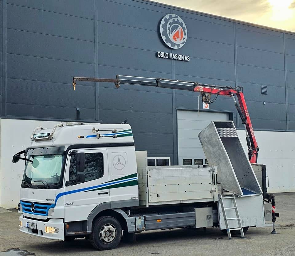 Mercedes-Benz Atego 822 L - Autocarro con pianale/ Cassone fisso: foto 1 Mercedes-Benz Atego 822 L - Autocarro con pianale/ Cassone fisso: foto 1