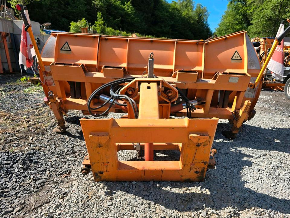 Schneepflug Gmeiner GVS 250 Kahlbacher 3m. Schneeschild Schneeschieber Schmidt Epoke passend für Unimog 424 427 405 U 300 400 500 318 323 423 218 430 429 530 527 535 Mercedes-Benz Winterdienst - Lama neve: foto 1 Schneepflug Gmeiner GVS 250 Kahlbacher 3m. Schneeschild Schneeschieber Schmidt Epoke passend für Unimog 424 427 405 U 300 400 500 318 323 423 218 430 429 530 527 535 Mercedes-Benz Winterdienst - Lama neve: foto 1