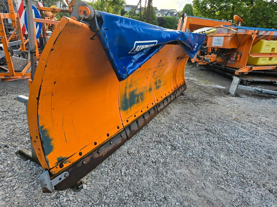 Schneepflug Schmidt MS 40.1 4m Schneeschild Schneeschieber Schmidt Epoke Kahlbacher passend für LKW Unimog 424 427 405 U 300 400 500 318 323 423 218 430 429 530 527 535 Mercedes-Benz Winterdienst - Lama neve: foto 4 Schneepflug Schmidt MS 40.1 4m Schneeschild Schneeschieber Schmidt Epoke Kahlbacher passend für LKW Unimog 424 427 405 U 300 400 500 318 323 423 218 430 429 530 527 535 Mercedes-Benz Winterdienst - Lama neve: foto 4