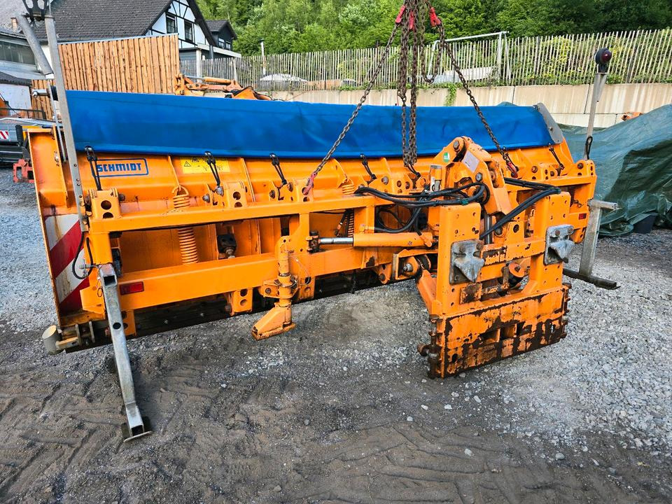 Schneepflug Schmidt MS 40.1 4m Schneeschild Schneeschieber Schmidt Epoke Kahlbacher passend für LKW Unimog 424 427 405 U 300 400 500 318 323 423 218 430 429 530 527 535 Mercedes-Benz Winterdienst - Lama neve: foto 1 Schneepflug Schmidt MS 40.1 4m Schneeschild Schneeschieber Schmidt Epoke Kahlbacher passend für LKW Unimog 424 427 405 U 300 400 500 318 323 423 218 430 429 530 527 535 Mercedes-Benz Winterdienst - Lama neve: foto 1