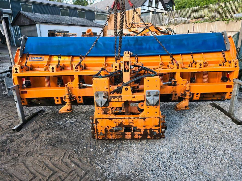 Schneepflug Schmidt MS 40.1 4m Schneeschild Schneeschieber Schmidt Epoke Kahlbacher passend für LKW Unimog 424 427 405 U 300 400 500 318 323 423 218 430 429 530 527 535 Mercedes-Benz Winterdienst - Lama neve: foto 2 Schneepflug Schmidt MS 40.1 4m Schneeschild Schneeschieber Schmidt Epoke Kahlbacher passend für LKW Unimog 424 427 405 U 300 400 500 318 323 423 218 430 429 530 527 535 Mercedes-Benz Winterdienst - Lama neve: foto 2