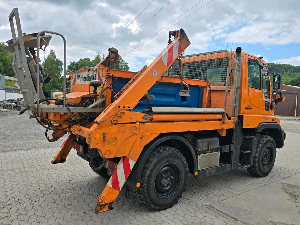 Unimog 405/10 U300 Bluetec 5 Mercedes-Benz U 300 UGE UGN mit Jotha Absetzkipper combi con 4518 Absetzer - Mezzo spazzaneve: foto 4 Unimog 405/10 U300 Bluetec 5 Mercedes-Benz U 300 UGE UGN mit Jotha Absetzkipper combi con 4518 Absetzer - Mezzo spazzaneve: foto 4