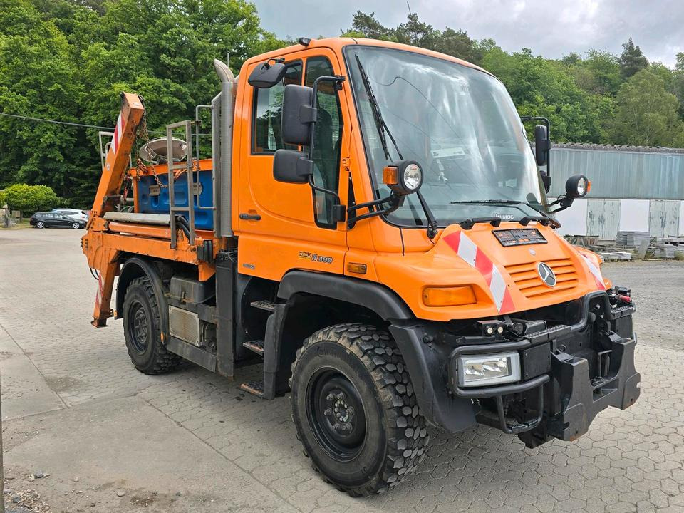 Unimog 405/10 U300 Bluetec 5 Mercedes-Benz U 300 UGE UGN mit Jotha Absetzkipper combi con 4518 Absetzer - Mezzo spazzaneve: foto 1 Unimog 405/10 U300 Bluetec 5 Mercedes-Benz U 300 UGE UGN mit Jotha Absetzkipper combi con 4518 Absetzer - Mezzo spazzaneve: foto 1
