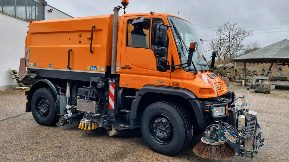 Unimog Kehrmaschine U400 405 Mercedes-Benz Hydrostat Wechsellenkung Variopilot - Spazzatrice stradale: foto 1 Unimog Kehrmaschine U400 405 Mercedes-Benz Hydrostat Wechsellenkung Variopilot - Spazzatrice stradale: foto 1