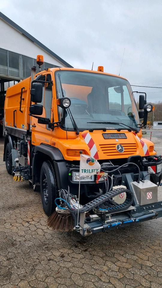 Unimog Kehrmaschine U400 405 Mercedes-Benz Hydrostat Wechsellenkung Variopilot - Spazzatrice stradale: foto 4 Unimog Kehrmaschine U400 405 Mercedes-Benz Hydrostat Wechsellenkung Variopilot - Spazzatrice stradale: foto 4
