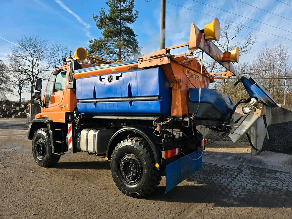 Unimog U500 2008 EasyDrive Variopilot Leistungshydraulik 405/10 405/12 NKS-Z-UGN-43K Bluetec 4 Mercedes-Benz UGE UGN Schmidt Stratos Salzstreuer - Mezzo spazzaneve: foto 3 Unimog U500 2008 EasyDrive Variopilot Leistungshydraulik 405/10 405/12 NKS-Z-UGN-43K Bluetec 4 Mercedes-Benz UGE UGN Schmidt Stratos Salzstreuer - Mezzo spazzaneve: foto 3