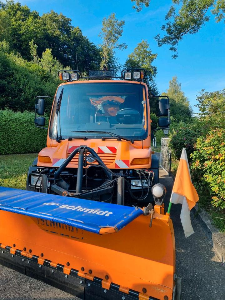 Zu Vermieten! Unimog 405 U400 Winterdienst Schmidt Schneepflug Schneeschild Salzstreuer Leasing Miete - Mezzo spazzaneve: foto 3 Zu Vermieten! Unimog 405 U400 Winterdienst Schmidt Schneepflug Schneeschild Salzstreuer Leasing Miete - Mezzo spazzaneve: foto 3