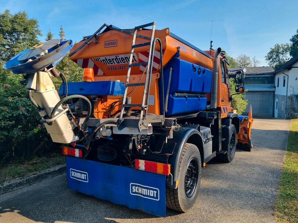 Zu Vermieten! Unimog 405 U400 Winterdienst Schmidt Schneepflug Schneeschild Salzstreuer Leasing Miete - Mezzo spazzaneve: foto 2 Zu Vermieten! Unimog 405 U400 Winterdienst Schmidt Schneepflug Schneeschild Salzstreuer Leasing Miete - Mezzo spazzaneve: foto 2
