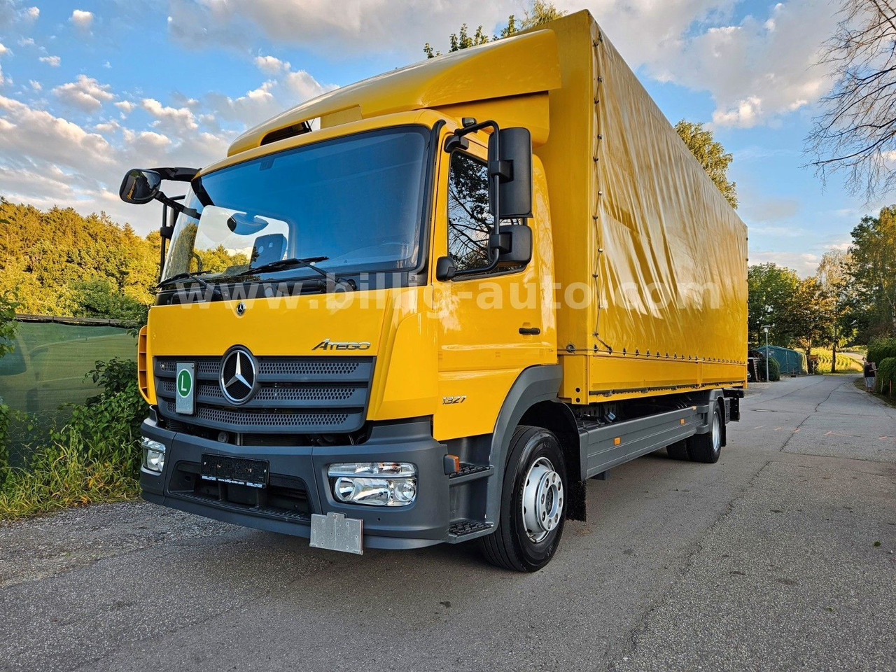 Mercedes-Benz Atego 1327 L BREMS/SPUR-ASS*DIFF-Sperre*AHK*7.2 - Autocarro con pianale/ Cassone fisso: foto 2 Mercedes-Benz Atego 1327 L BREMS/SPUR-ASS*DIFF-Sperre*AHK*7.2 - Autocarro con pianale/ Cassone fisso: foto 2