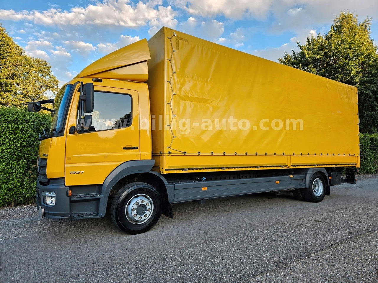 Mercedes-Benz Atego 1327 L BREMS/SPUR-ASS*DIFF-Sperre*AHK*7.2 - Autocarro con pianale/ Cassone fisso: foto 3 Mercedes-Benz Atego 1327 L BREMS/SPUR-ASS*DIFF-Sperre*AHK*7.2 - Autocarro con pianale/ Cassone fisso: foto 3