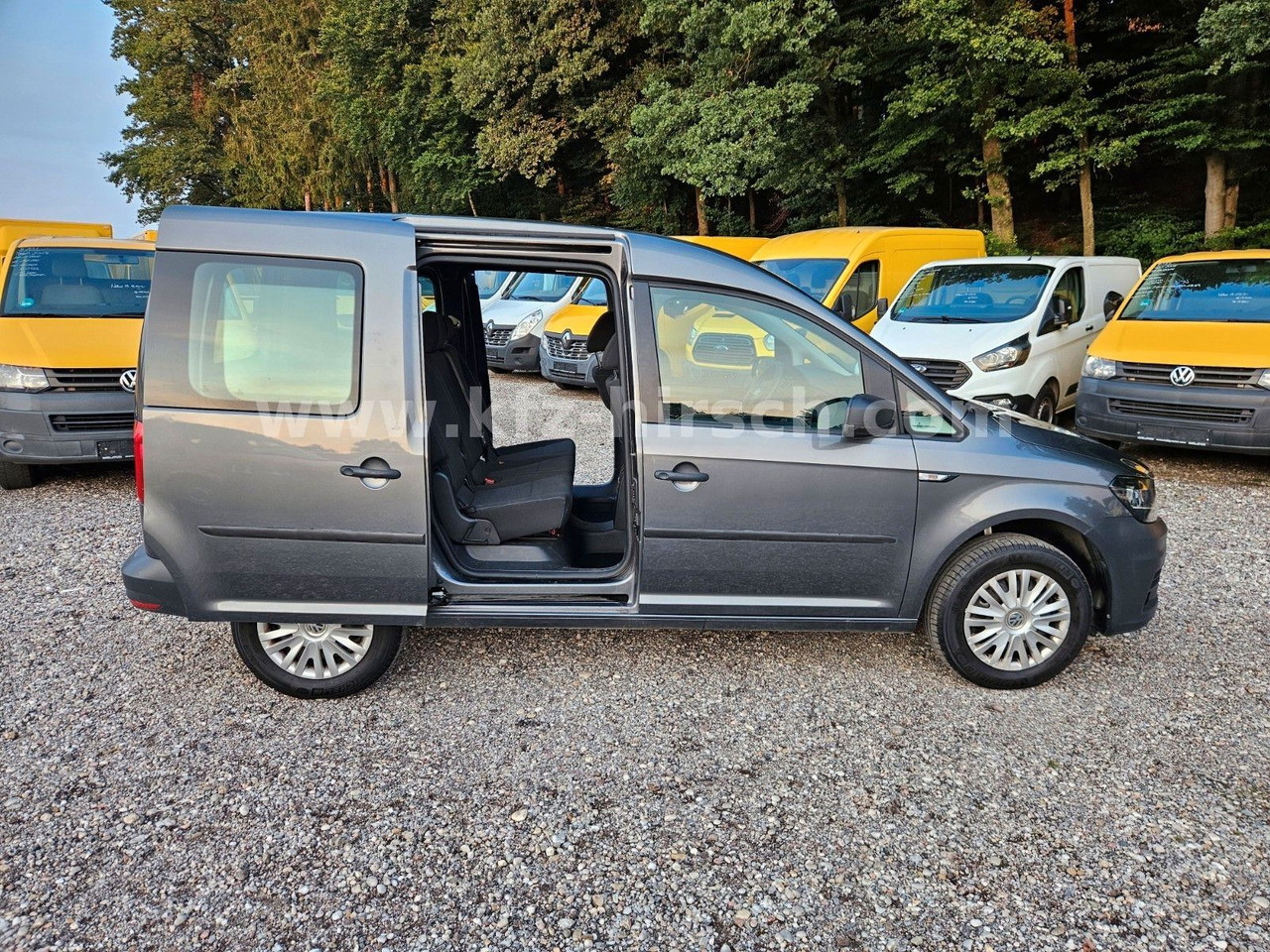 Volkswagen Caddy Temp*Sitzhzg*Navi*Blueth*2xSchiebetüre*1Hd - Pulmino: foto 3 Volkswagen Caddy Temp*Sitzhzg*Navi*Blueth*2xSchiebetüre*1Hd - Pulmino: foto 3