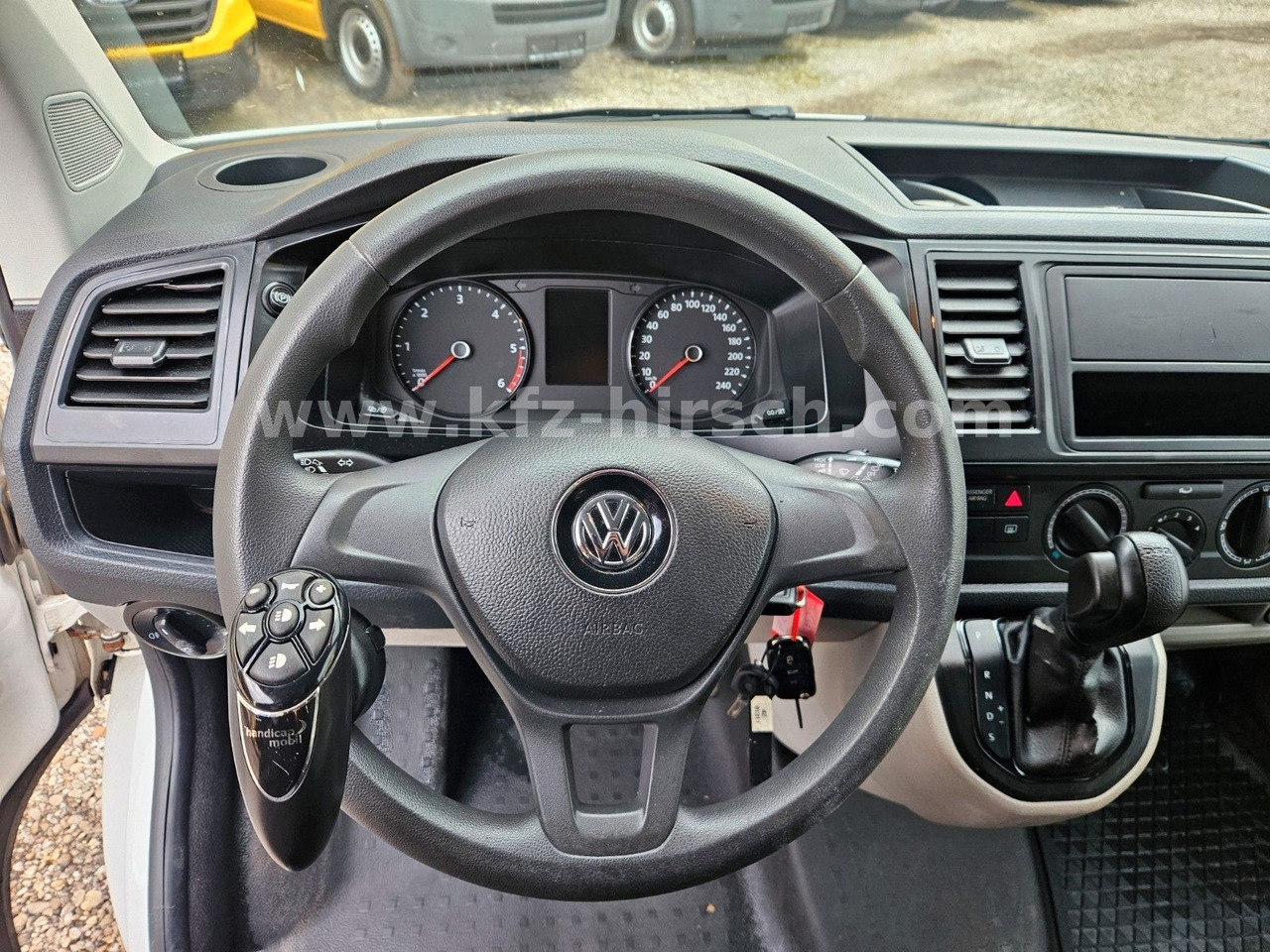Volkswagen T6 Auto/ DSG Bott Sortimo Stdhzg Behindertenger. - Pulmino: foto 3 Volkswagen T6 Auto/ DSG Bott Sortimo Stdhzg Behindertenger. - Pulmino: foto 3