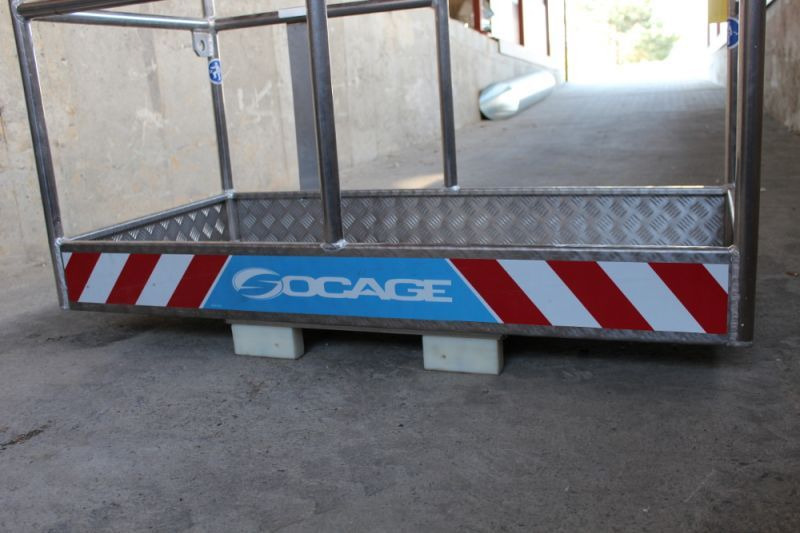 Nowy kosz aluminiowy Socage - Attrezzatura per Piattaforma aerea: foto 4 Nowy kosz aluminiowy Socage - Attrezzatura per Piattaforma aerea: foto 4