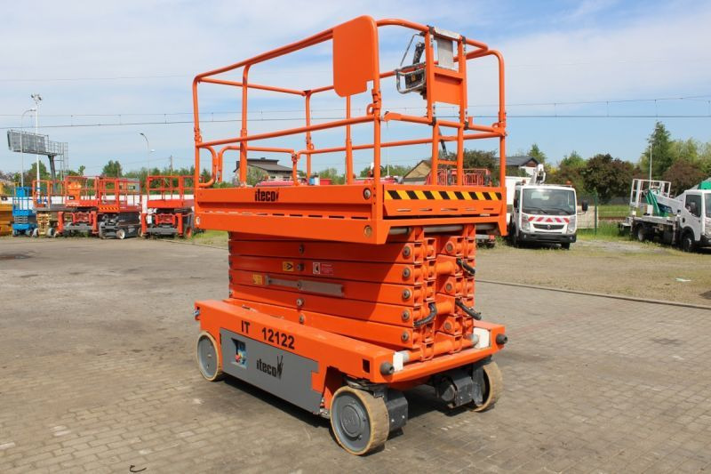 Imer podnośnik nożycowy elektryczny 14 m Imer/Iteco IT12122 - Piattaforma a pantografo: foto 3 Imer podnośnik nożycowy elektryczny 14 m Imer/Iteco IT12122 - Piattaforma a pantografo: foto 3