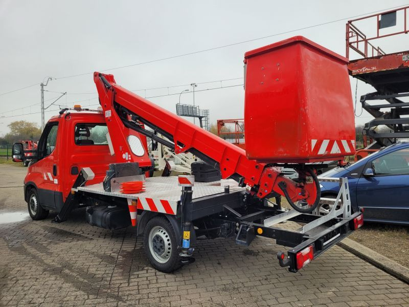Iveco Daily 35S12 podnośnik koszowy 17 m CTE B-Lift 17 - Piattaforma autocarrata: foto 2 Iveco Daily 35S12 podnośnik koszowy 17 m CTE B-Lift 17 - Piattaforma autocarrata: foto 2