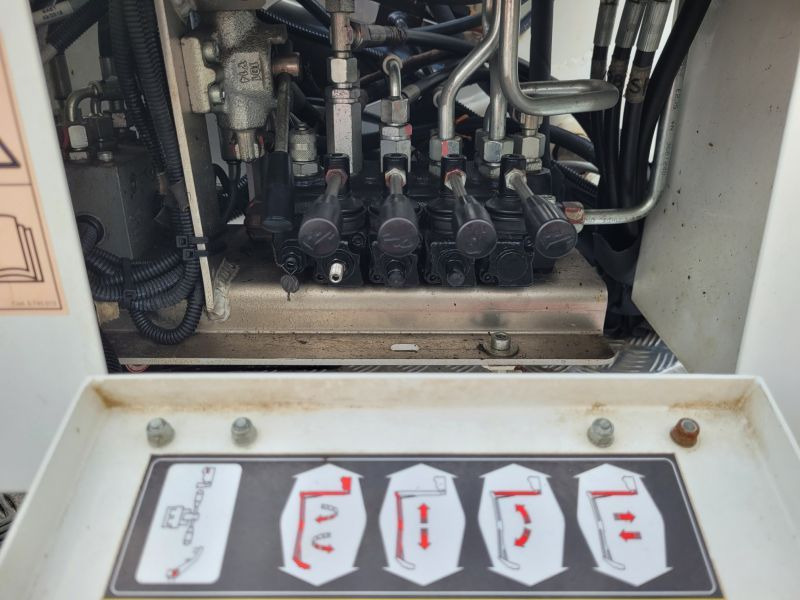 Nissan Cabstar NT400 podnośnik koszowy 20 m Oil&Steel Snake 2010 Plus - Piattaforma autocarrata: foto 5 Nissan Cabstar NT400 podnośnik koszowy 20 m Oil&Steel Snake 2010 Plus - Piattaforma autocarrata: foto 5