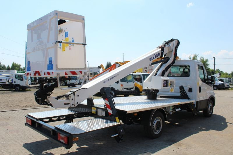 Oil&Steel Scorpion 1812 podnośnik koszowy 18 m zamontowany na Iveco Daily - Piattaforma autocarrata: foto 3 Oil&Steel Scorpion 1812 podnośnik koszowy 18 m zamontowany na Iveco Daily - Piattaforma autocarrata: foto 3