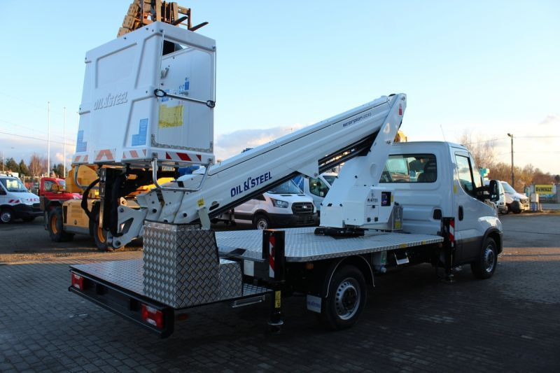 Oil&Steel Scorpion 2013 - 20 m zamontowany na Iveco 35S14H - Piattaforma autocarrata: foto 3 Oil&Steel Scorpion 2013 - 20 m zamontowany na Iveco 35S14H - Piattaforma autocarrata: foto 3