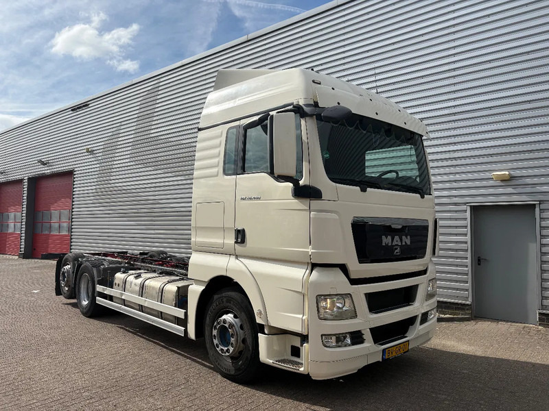 MAN TGX 26.400 / 6x2-2 LL / TUV - APK DECEMBER 2025 / - Autocarro telaio: foto 1 MAN TGX 26.400 / 6x2-2 LL / TUV - APK DECEMBER 2025 / - Autocarro telaio: foto 1