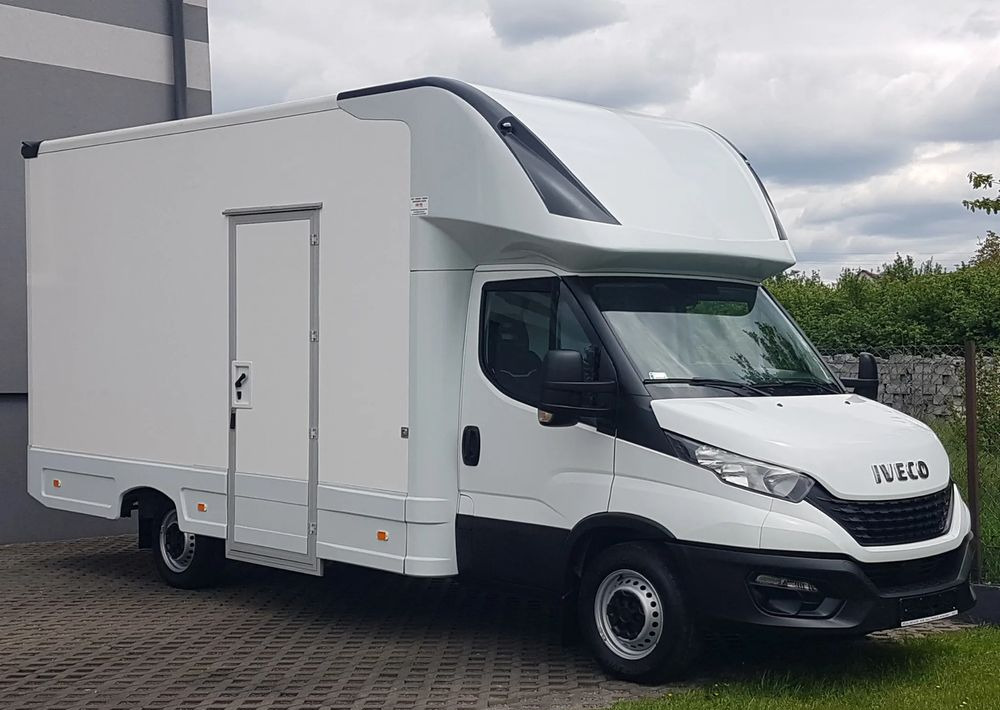 Iveco DAILY KONTENER NISKOPODŁOGOWY 4,43x2,23x2,42 SKLEP FOODTRUCK BAR KLIMA KONIOWÓZ KAMPER - Furgone box: foto 1 Iveco DAILY KONTENER NISKOPODŁOGOWY 4,43x2,23x2,42 SKLEP FOODTRUCK BAR KLIMA KONIOWÓZ KAMPER - Furgone box: foto 1