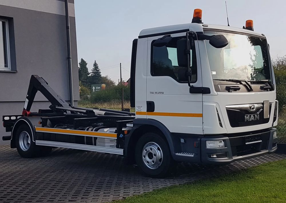 MAN TGL 12.220 HAKOWIEC 4x2 KLIMA - Autocarro scarrabile: foto 5 MAN TGL 12.220 HAKOWIEC 4x2 KLIMA - Autocarro scarrabile: foto 5