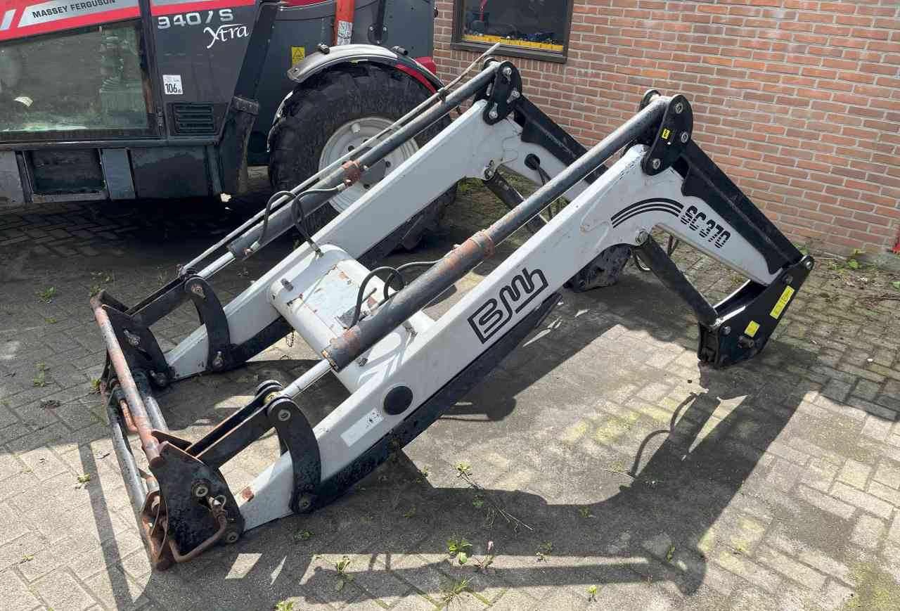BMH Palas SC 370 Front-laders / Frontlader / Voorlader / Tractoren - Caricatore frontale per trattori: foto 1 BMH Palas SC 370 Front-laders / Frontlader / Voorlader / Tractoren - Caricatore frontale per trattori: foto 1