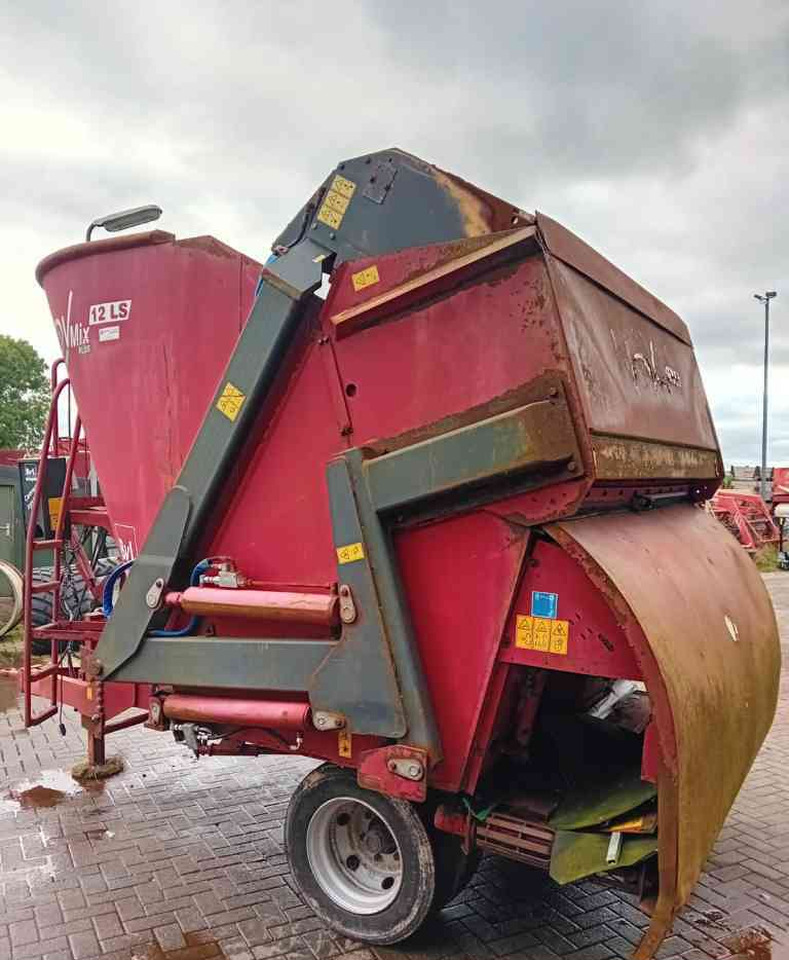 BVL V-Mix Plus 12 LS voermengwagen voermachines - Carro miscelatore: foto 5 BVL V-Mix Plus 12 LS voermengwagen voermachines - Carro miscelatore: foto 5