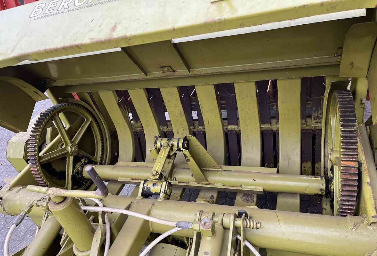 Bergmann Opraapwagen, ladewagen, weidebouwmachines - Carro autocaricante: foto 5 Bergmann Opraapwagen, ladewagen, weidebouwmachines - Carro autocaricante: foto 5