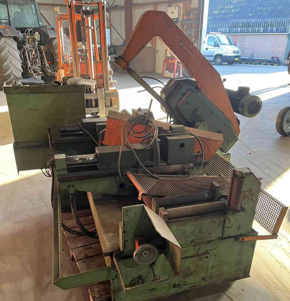 Kasto beugelzaagmachine diversen - Macchina utensile: foto 3 Kasto beugelzaagmachine diversen - Macchina utensile: foto 3