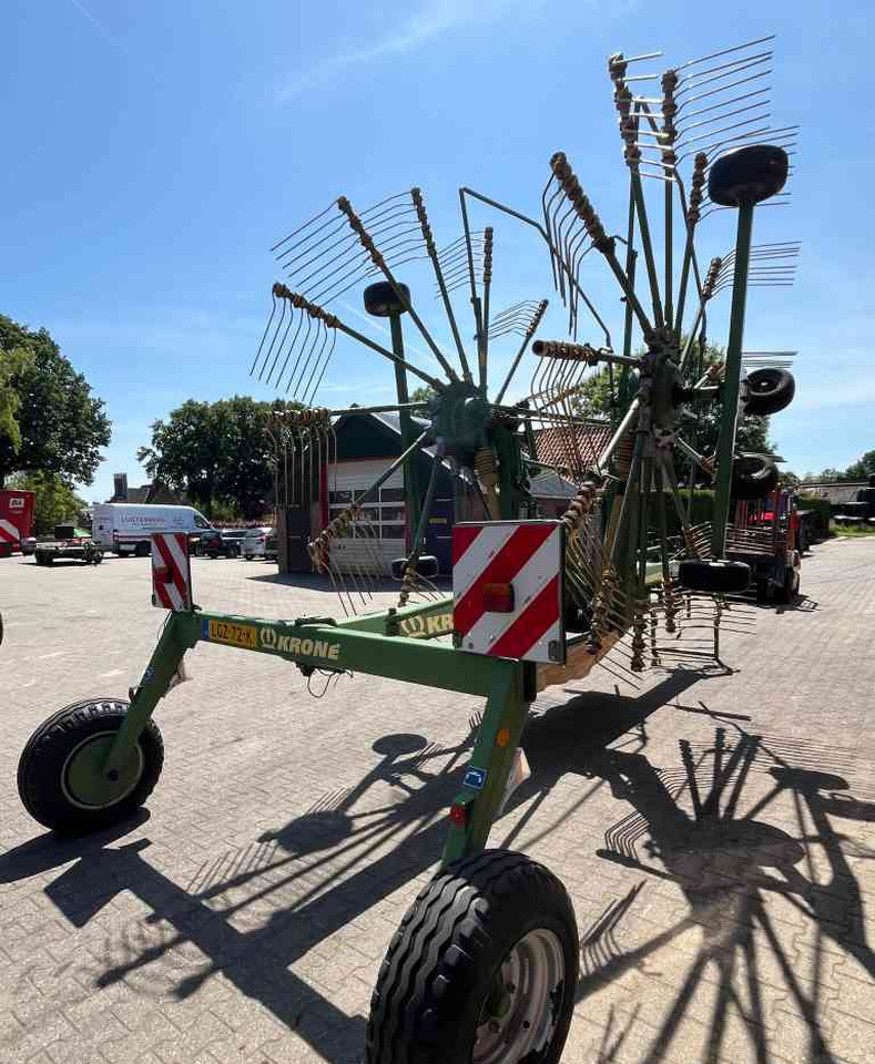 Krone Swadro 900 zwadhark weidebouwmachines - Voltafieno: foto 4 Krone Swadro 900 zwadhark weidebouwmachines - Voltafieno: foto 4