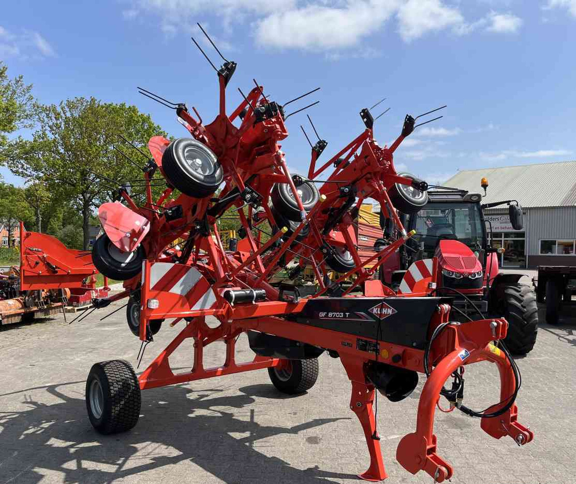 Kuhn GF8703T Schudder Tedder Kreiselheuer weidebouwmachines - Voltafieno: foto 2 Kuhn GF8703T Schudder Tedder Kreiselheuer weidebouwmachines - Voltafieno: foto 2