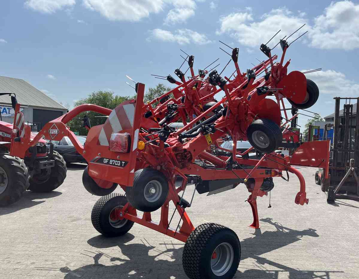 Kuhn GF8703T Schudder Tedder Kreiselheuer weidebouwmachines - Voltafieno: foto 5 Kuhn GF8703T Schudder Tedder Kreiselheuer weidebouwmachines - Voltafieno: foto 5
