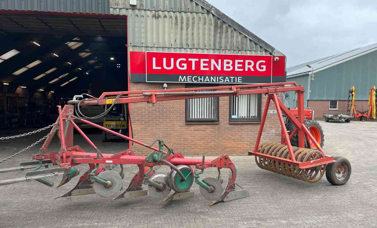 Kverneland 4 schaar ploeg + Evers vorenpakker grondbewerking - Aratro: foto 1 Kverneland 4 schaar ploeg + Evers vorenpakker grondbewerking - Aratro: foto 1