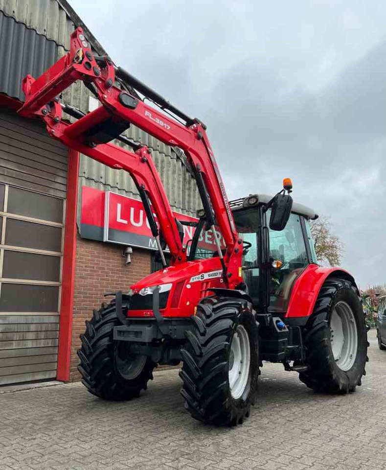 Massey Ferguson 5710S Dyna-4 Essential *Verkocht/sold* - Trattore: foto 2 Massey Ferguson 5710S Dyna-4 Essential *Verkocht/sold* - Trattore: foto 2